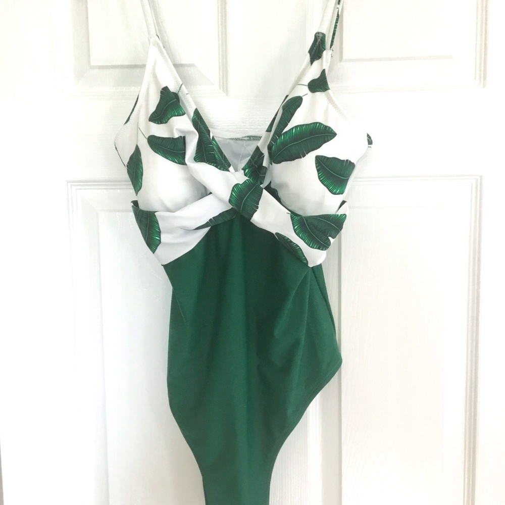 Banana Leaf Twist Front One Piece Bathing Suit by Cupshe Size XL NWT